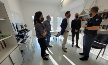 La maison d'arrêt d'Aix-Luynes lance un projet pilote de formation e-learning préparant au titre professionnel de cuisinier, avec L'Atelier des Chefs.
