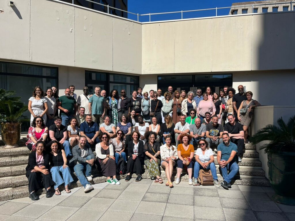 Photo de groupe des référents territoriaux du travail d'intérêt général à Marseille (crédits : Atigip).